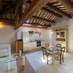 Incastrum - La Soffitta In Centro Ferrara
